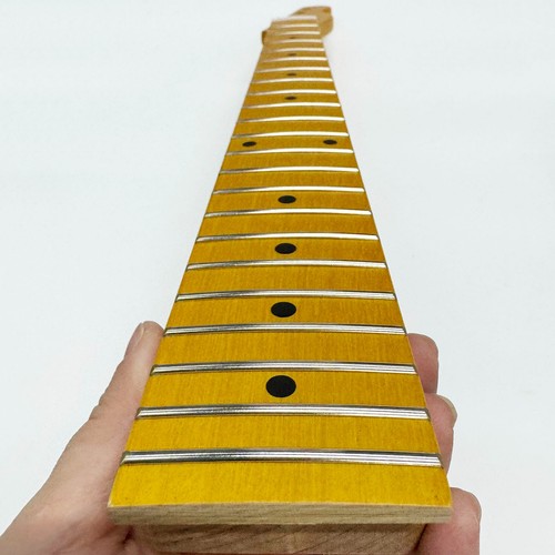Frets 5 inch - 22, scale