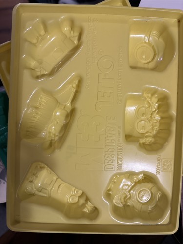 Despicable jell o molds - 3,