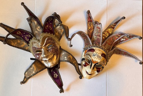 Pair mardi gras jester - gras,