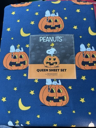 Berkshire peanuts snoopy - peanuts, &