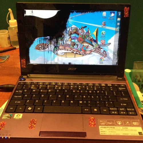 Laptop screen repair service - laptop,