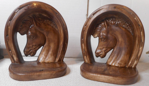 Horse head horseshoe framed - w,