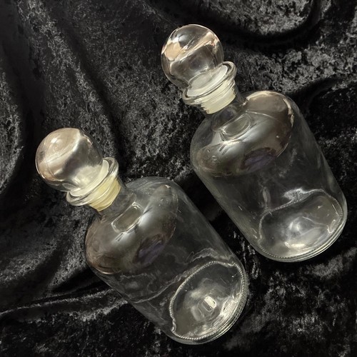 Vintage clear glass decanter - clear,