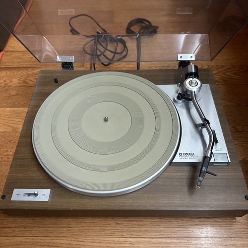 Yamaha 211 turntable with - yamaha,