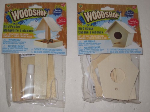 Wooden birdhouse bird - or,