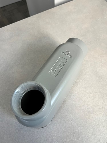 Electrical conduit body - 1-1/2",
