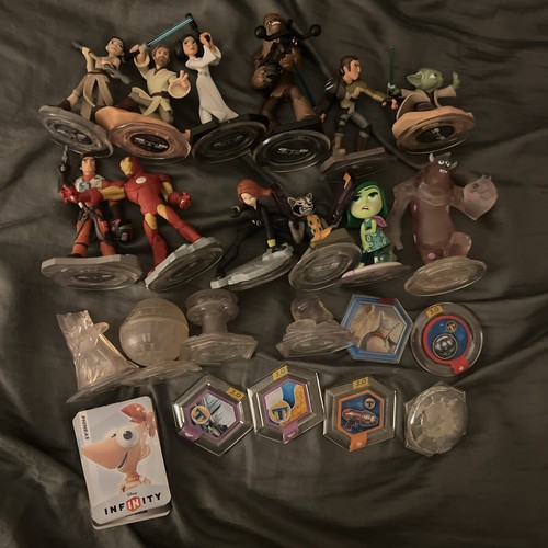 Large lot skylanders - large,