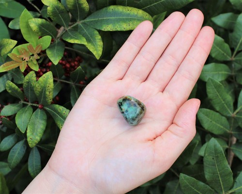 Tumbled stone crystal - 1,