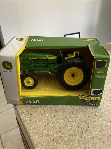 Ertl john deere - deere, model