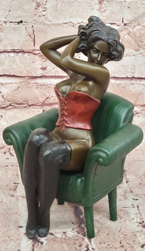 Milo bronze woman - on, chair