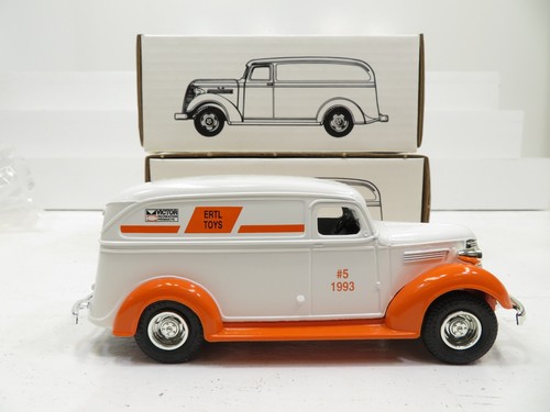 Ertl lot chevy 1938 panel - ertl, of