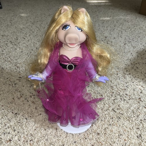 The muppets miss - the,