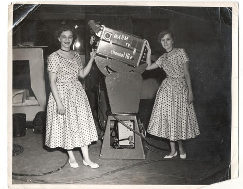 Vtg 8x10 photo pretty - 8x10,