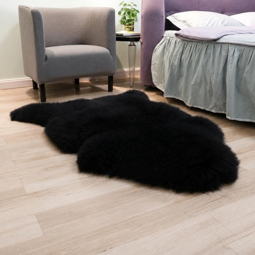 Black sheepskin rug - black,