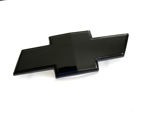 Front bowtie emblem gloss - front,