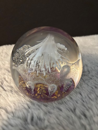 Vintage art glass paper weight - art,