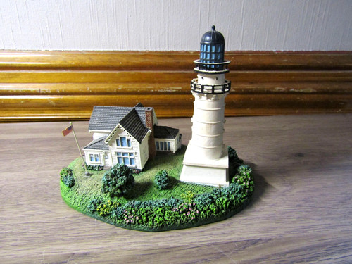 The danbury mint cape - danbury,