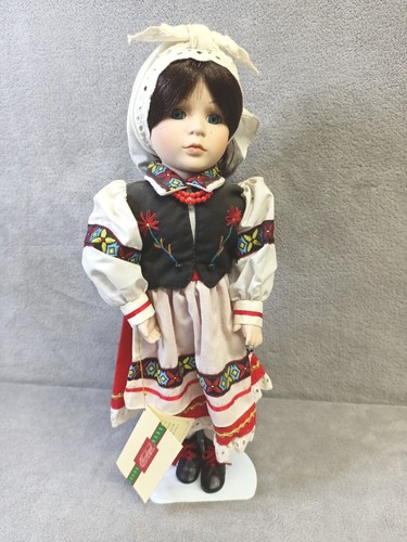 House lloyd doll christmas - lloyd,
