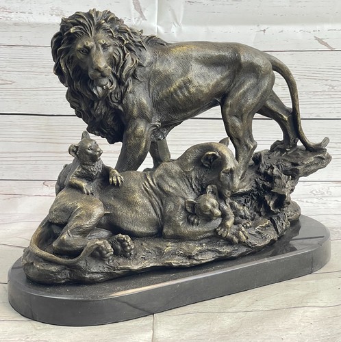 Extra large lion family - large,