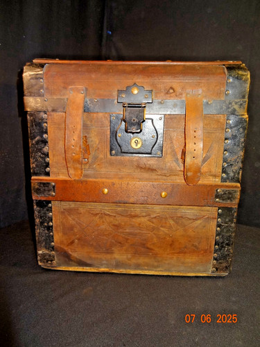 Antique steamer trunk vintage - steamer,