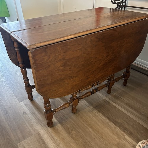 Walnut gateleg table - gateleg,