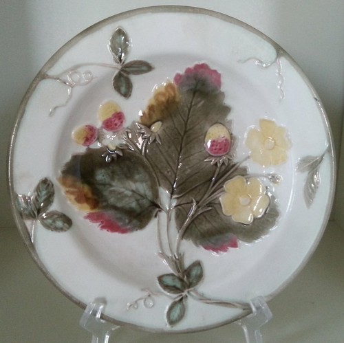 Pretty old majolica wedgwood - pretty/old,