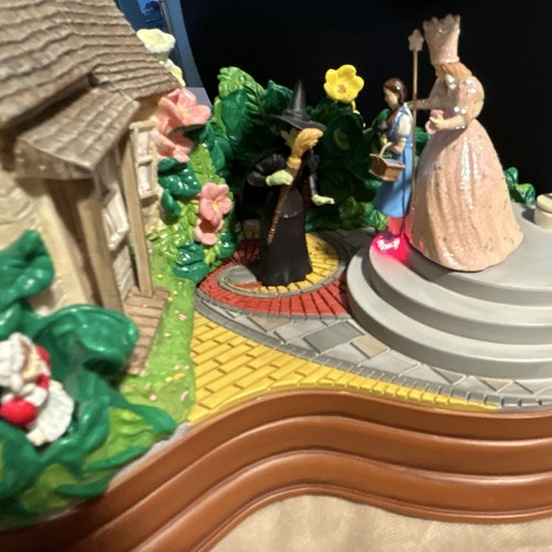 Wizard lighted figurine - of, oz