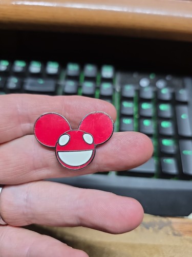 Deadmau5 series pin first - 1,