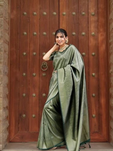 Elegant green pure silk saree - green,