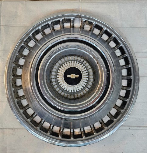 Vintage chevrolet hubcap - vintage, 14"