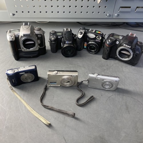 Lot nikon cameras - of, 7-nikon