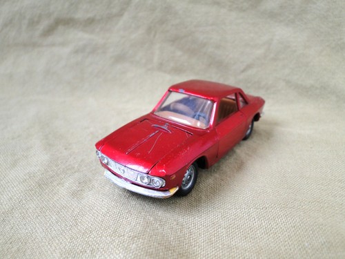 Damaged politoys red lancia - damaged,