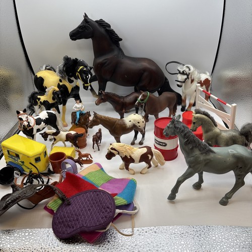 Breyer horse figure lot - lot, with