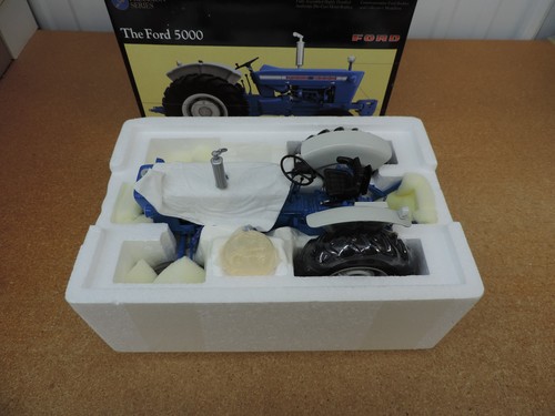Ford 5000 tractor - ertl, 1/16