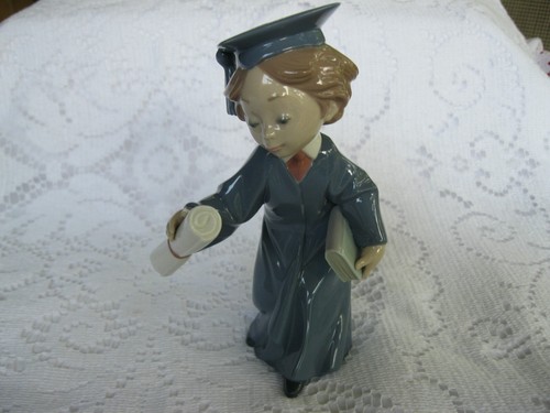 Lladro graduation boy - c-40,