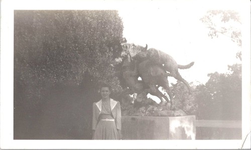 Vintage 1940s snapshot woman - snapshot,