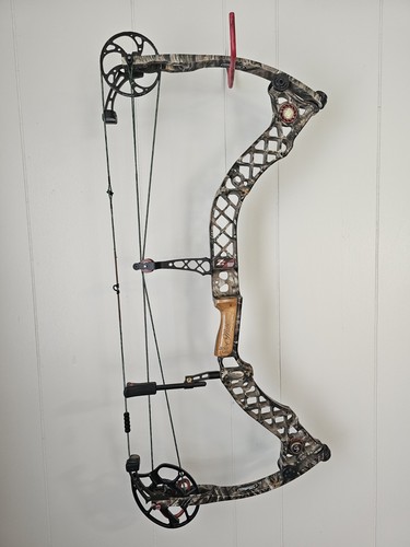 Mathews compound bow left - compound,