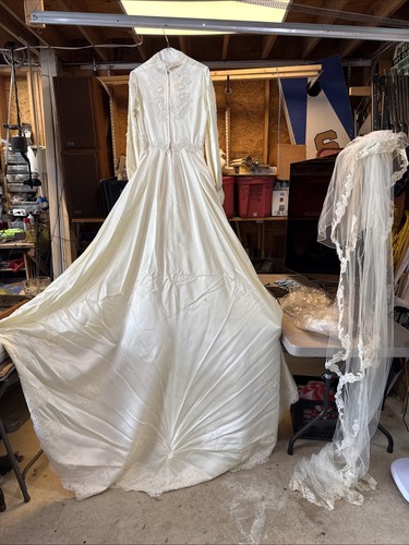 Vintage handmade ivory - vintage, satin