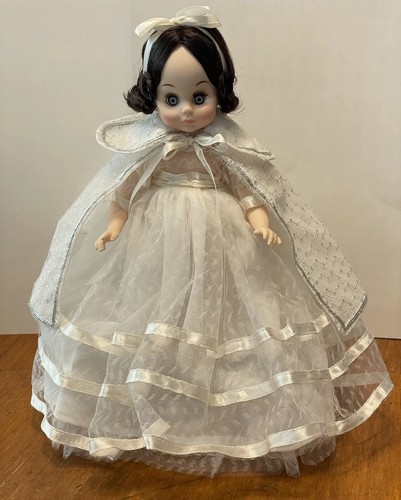 Snow white doll - snow,
