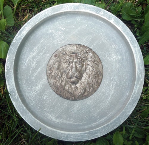 Round lion plastic mold