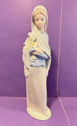 Lladro figurine girl with - lladro,