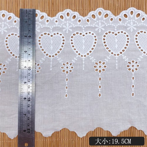 Off white cotton lace hearts - off,