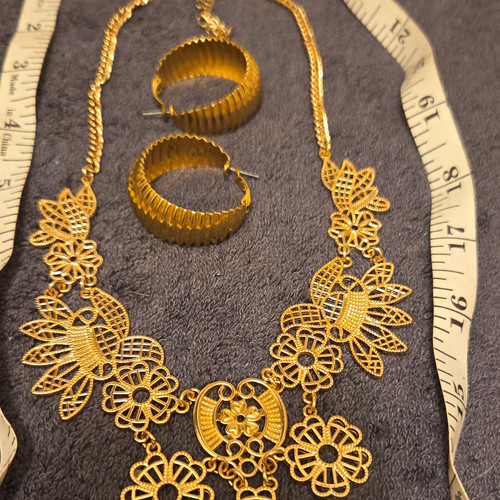 Gold tone metal floral - metal,