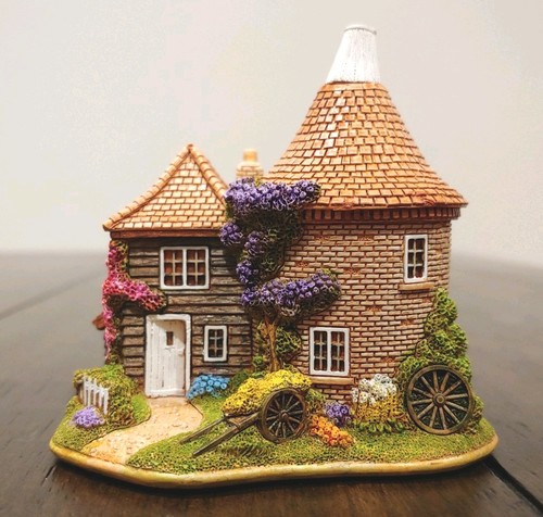 Lilliput lane hops house - lilliput,