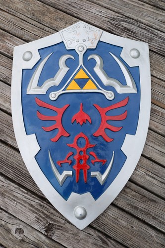 Full size hylian shield - hylian,