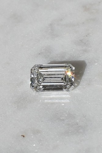 Emerald cut carat - emerald,