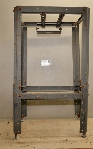 Industrial saw tool bench