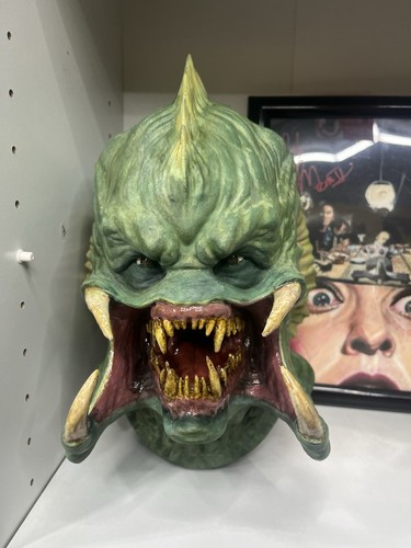 Gillman predator head bust - gillman,