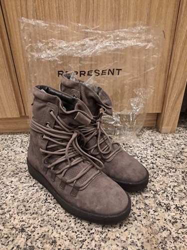 Represent dusk boot - dusk,