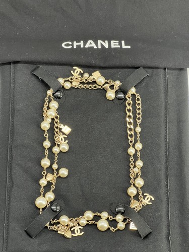 Chanel pearl necklace - chanel,